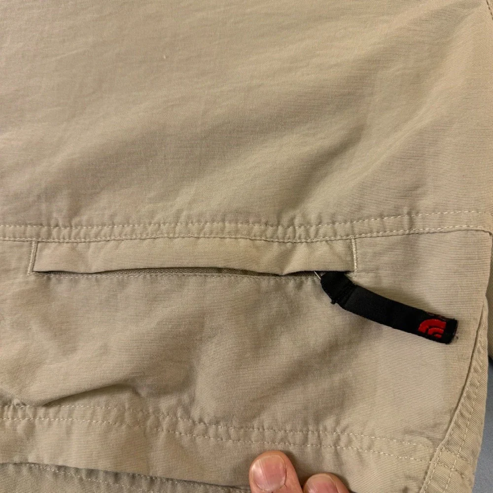 The North Face Mens Large Tan Nylon Hiking Shorts Mesh Lined‎ Belted RN61661